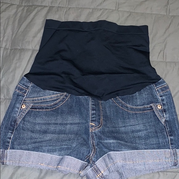 Maternity short - Picture 1 of 2